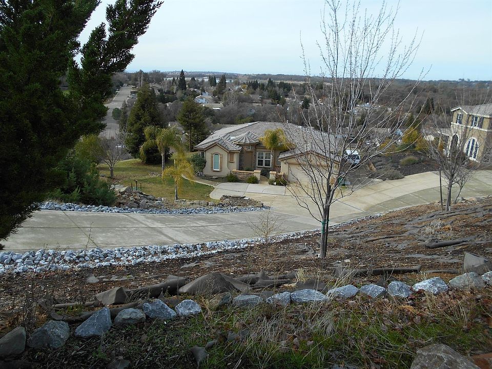 2nd image of 3042 Woodleigh Ct