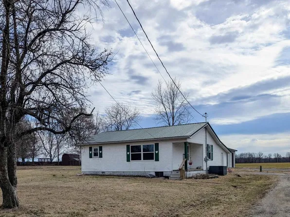 21864 Illinois Ave, Thompsonville, IL 62890