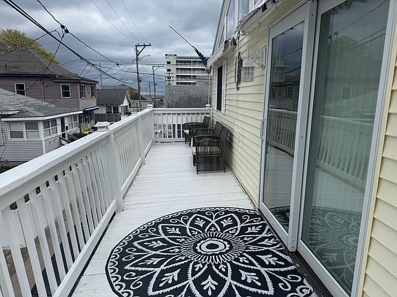 4th image of 19 Kentville Ter #B