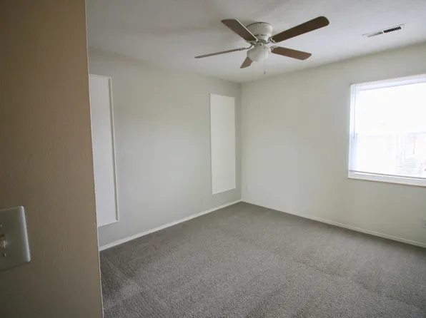 4410 Jarboe St APT 9, Kansas City, MO 64111