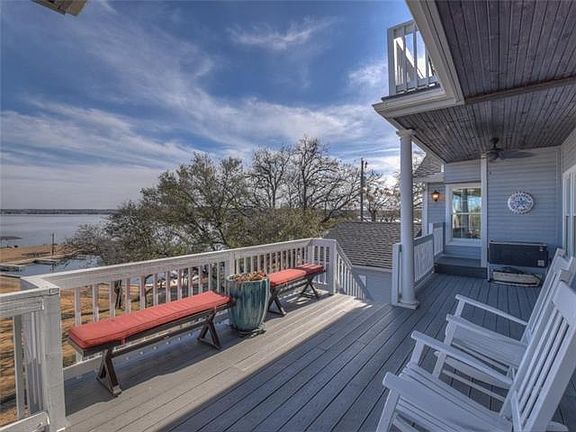 4th image of 220 Skyline Dr