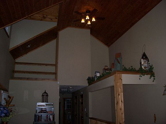 4th image of 333 Cedar Ridge Rd