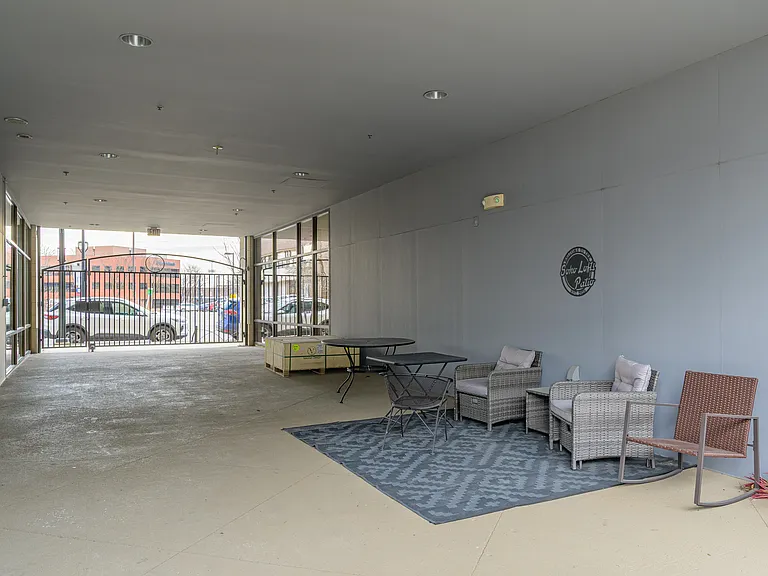 400 E Locust St #101 — Photo 8