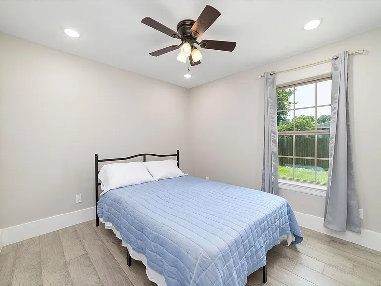 6720 Cathcart Dr — Photo 14