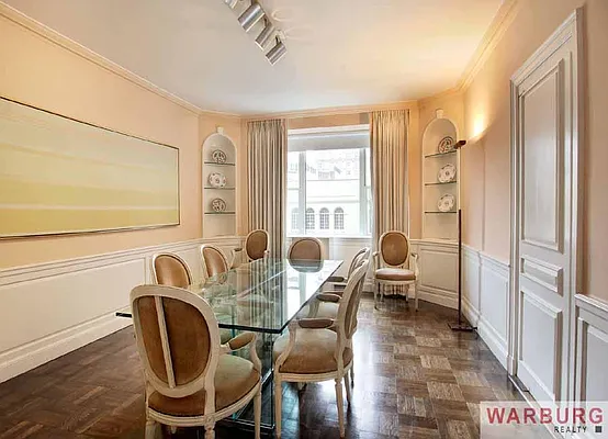 Sold by Warburg | media 50