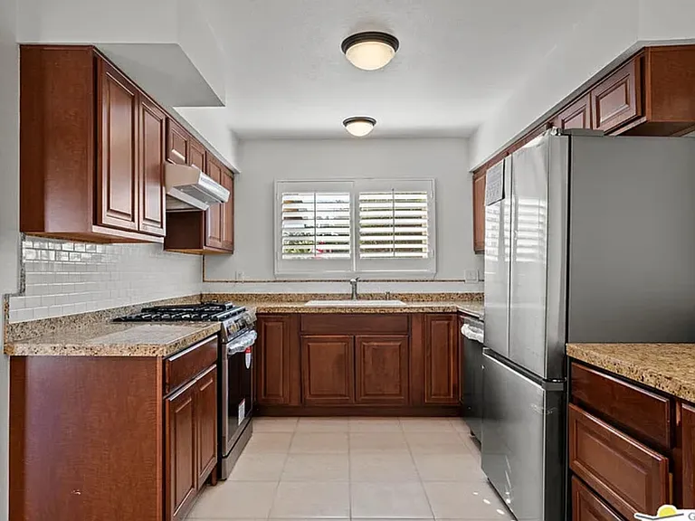 2140 E Hildy Ln — Photo 5