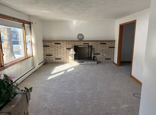 8 Vera Ln, Stoneham, MA 02180