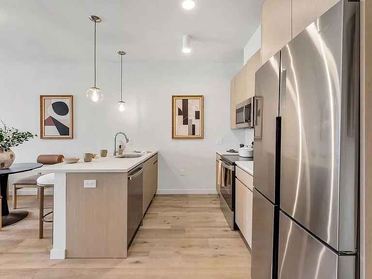 Lazul West — Photo 13