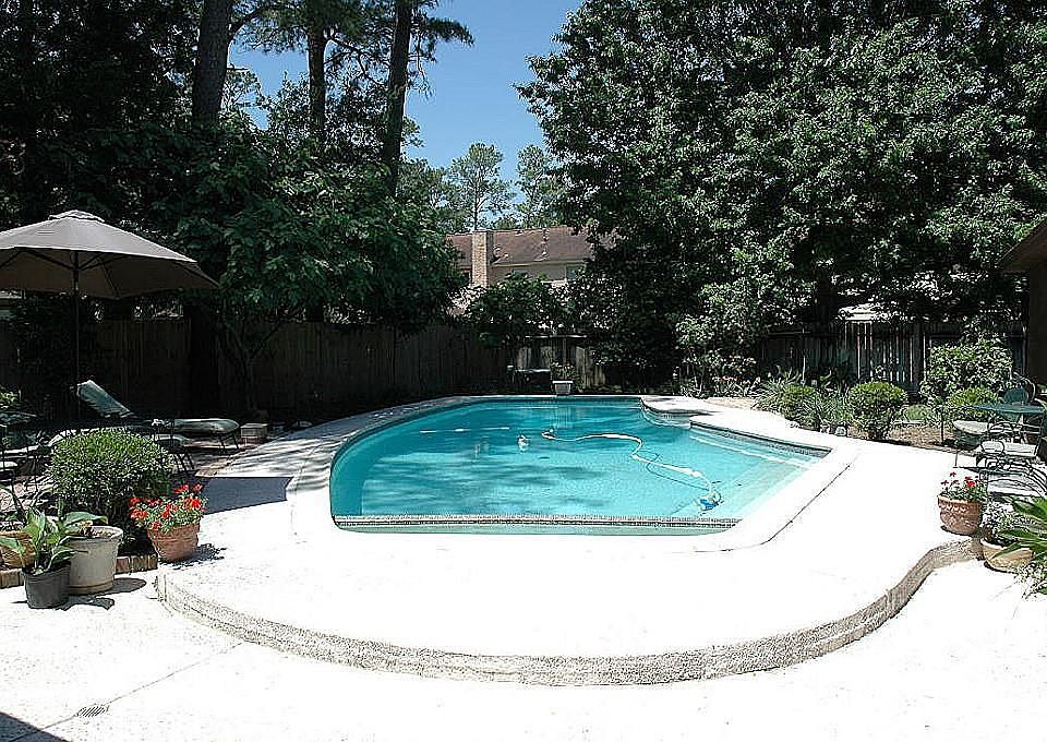 2nd image of 726 Loire Ln
