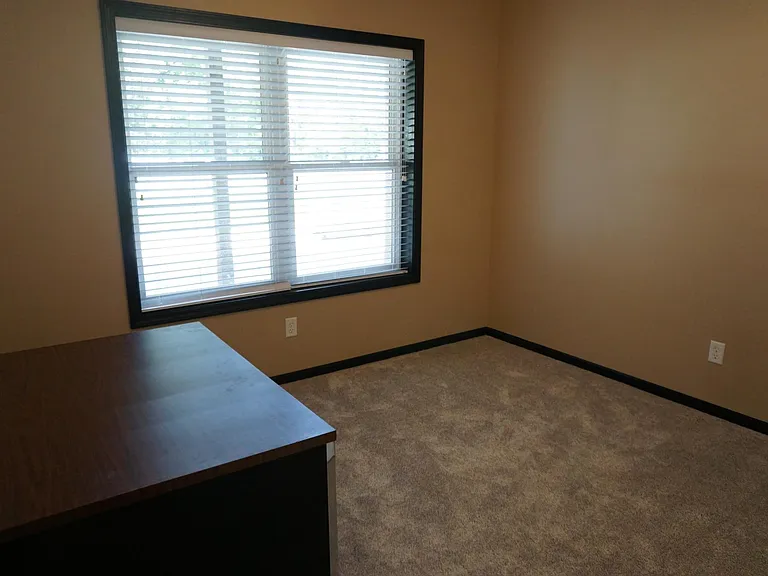 1403 Nottingham Dr — Photo 36
