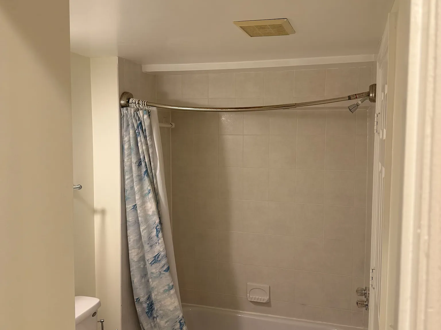 1 bed, 700 sqft, $1,800 — Photo 4