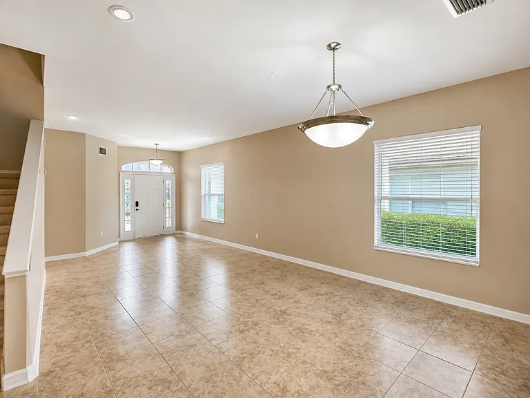 1762 Altavista Cir — Photo 8