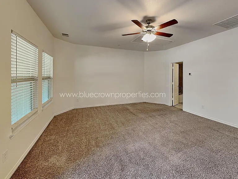 2431 Klamath Dr — Photo 6