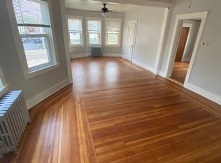 39 Hawthorne Ave FLOOR 1, Cranston, RI 02910