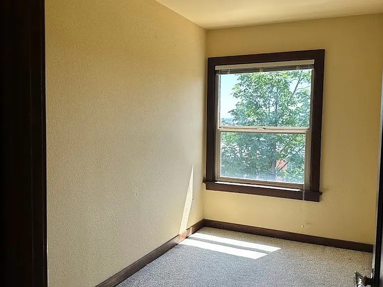 16 Valley St — Photo 34