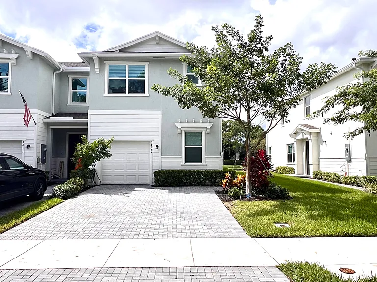 5409 Flannigan Way — Photo 1