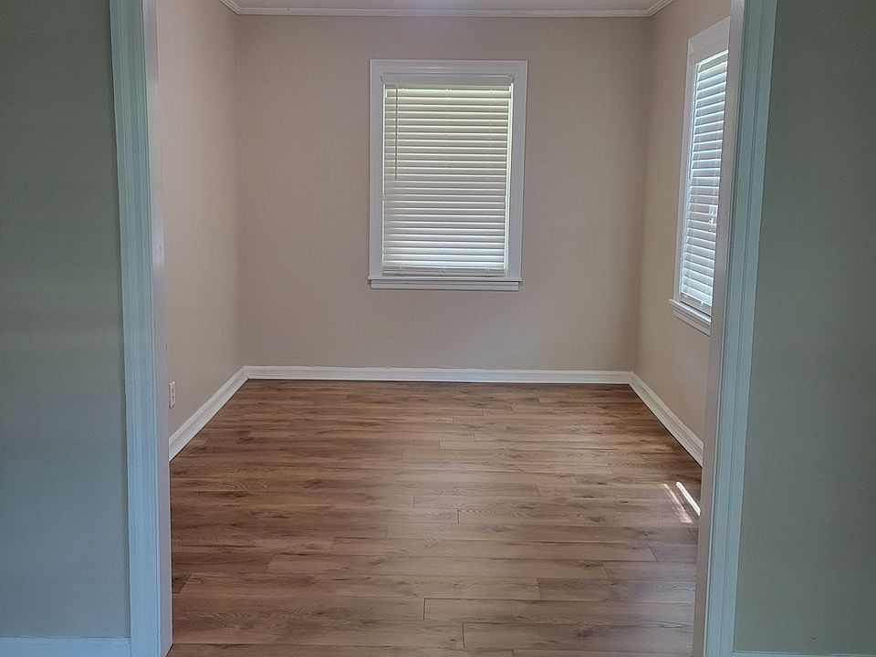 2nd image of 1415 3rd Ave