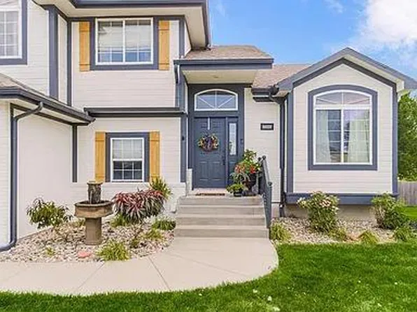 10221 N Lawn Ave, Kansas City, MO 64156