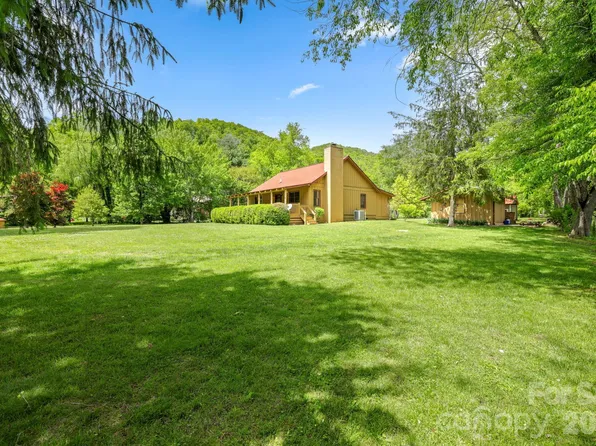 300 Bugle Boy Dr, Cullowhee, NC 28723