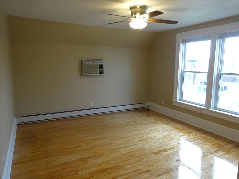 48 Sherman Pl — Photo 6