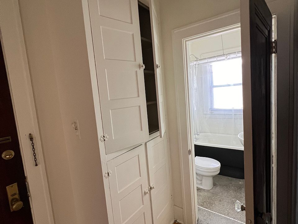 Hall storage