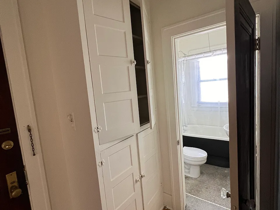 Hall storage