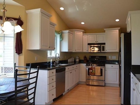 2nd image of 10740 N Oxford Ct