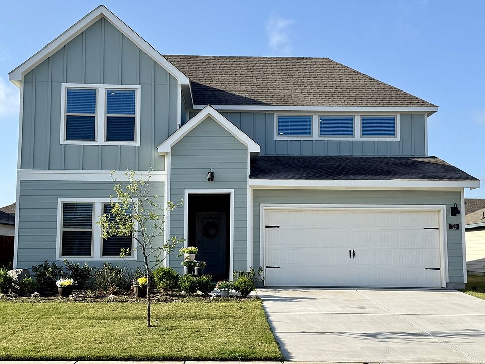 1st image of 729 Amelia Ct