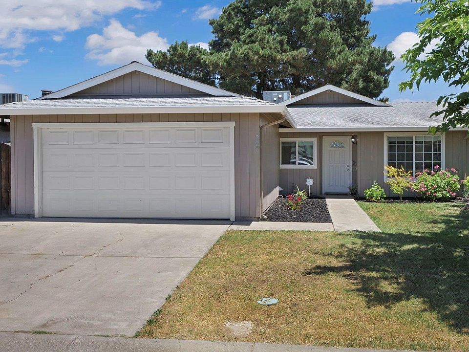 1st image of 207 Mulberry Cir