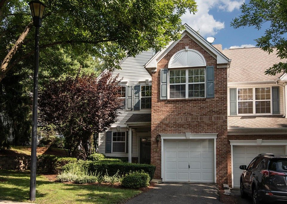 1st image of 123 Stratford Dr