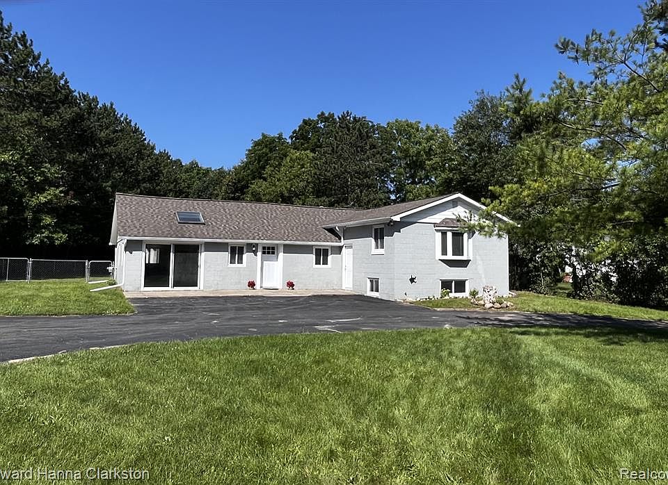 476 Crediton St, Lake Orion, MI 48362 | Zillow