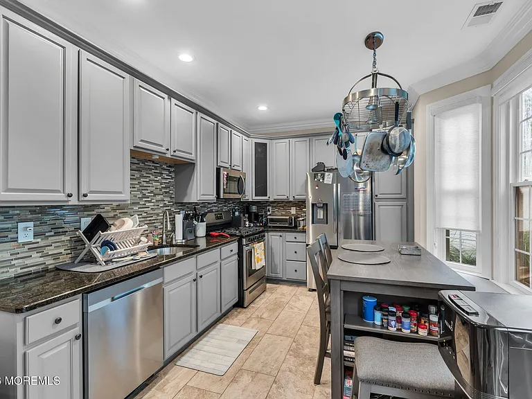 196 Shinnecock Dr — Photo 8