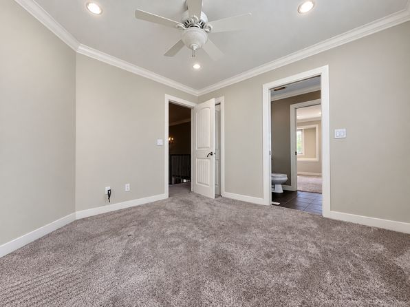 5 bedroom rental in Surrey — photo 28