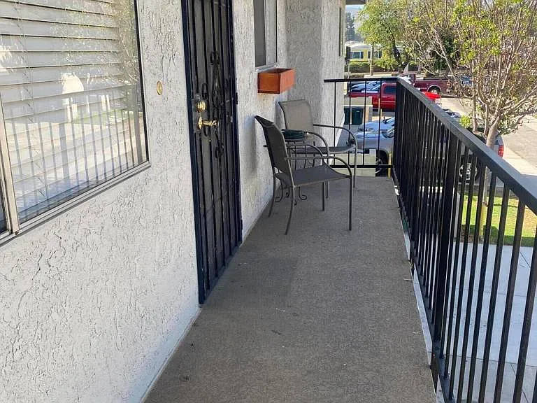 1136 Acadia Pl — Photo 1
