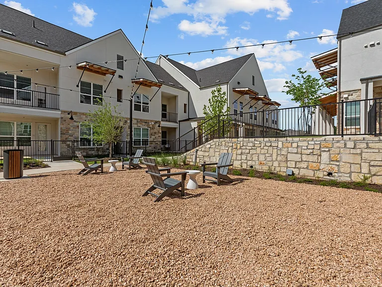 Maple Ranch — Photo 18