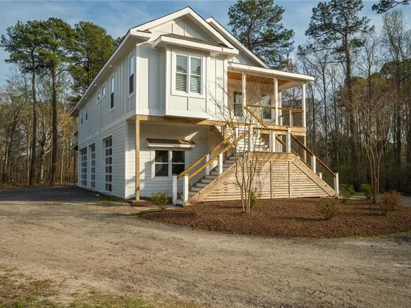 947 Owls Creek Ln, Virginia Beach, VA 23451