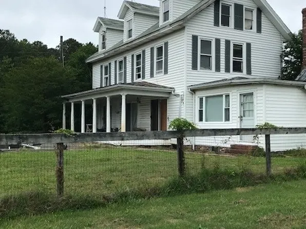 925 Bar Neck Rd, Port Haywood, VA 23138