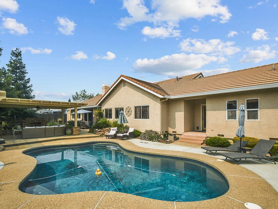 1st image of 19371 Lexington Ln