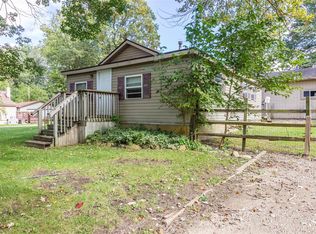 7864 Lakeshore Dr, Whitmore Lake, MI 48189