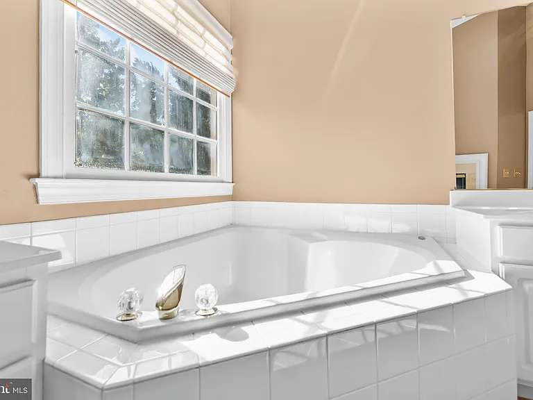 5237 Bessley Pl — Photo 60