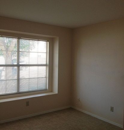 4th image of 21 S Poplar Way