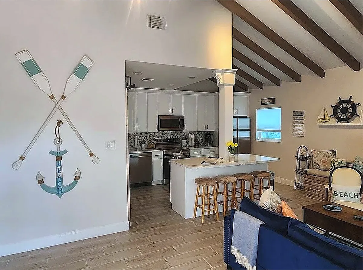 2 bed, 800 sqft, $2,950 — Photo 2