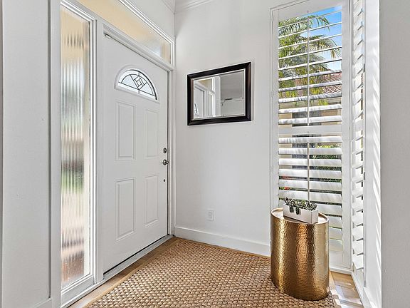 4th image of 299 Old Meadow Way