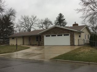 326 Meredith Rd, Albert Lea, MN 56007