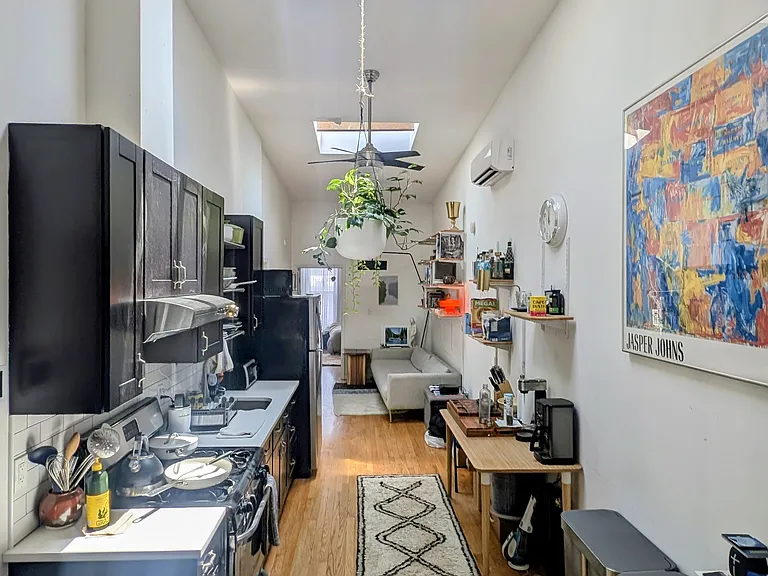770 Hart St #3R — Photo 6