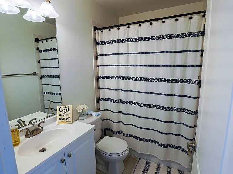 1049 Talbots Ln — Photo 17