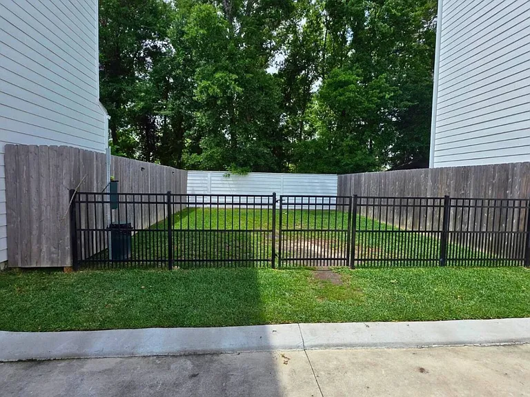 Donovan Gardens Ln — Photo 11