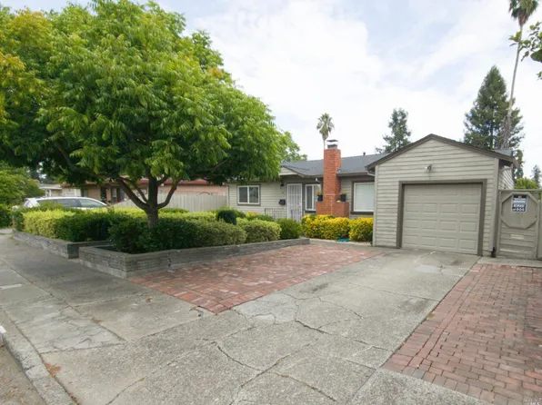 928 Corby Avenue S, Santa Rosa, CA 95407