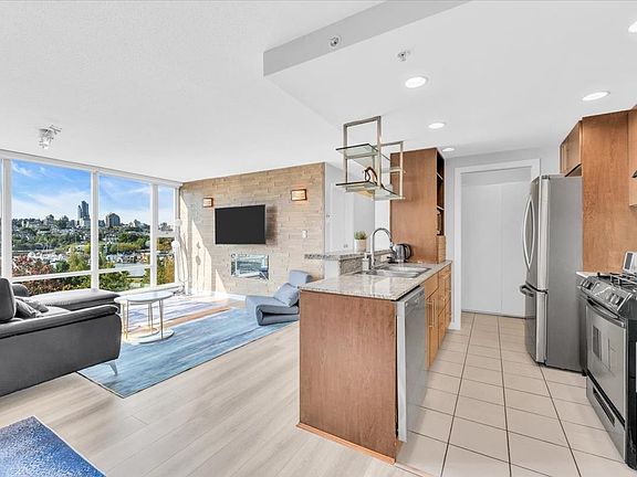 2nd image of 583 Beach Cres #705