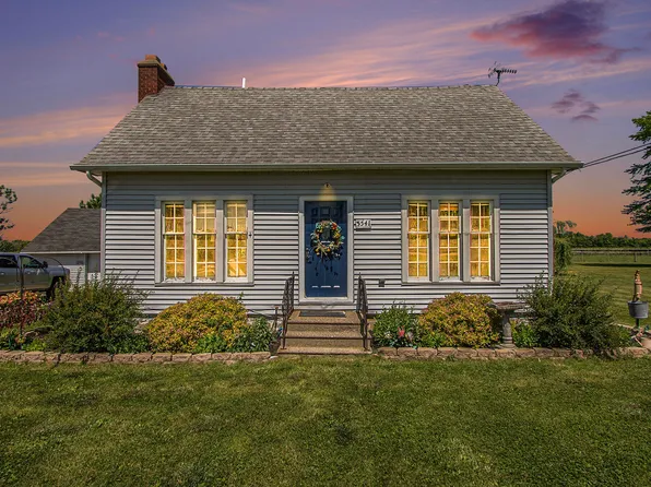 5541 S Niles Rd, Saint Joseph, MI 49085